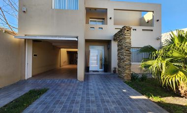 Moderna casa en venta B° Villa Talleres