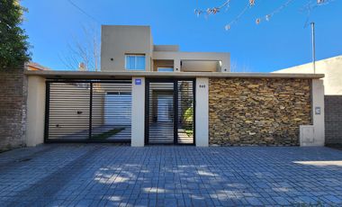 Moderna casa en venta B° Villa Talleres