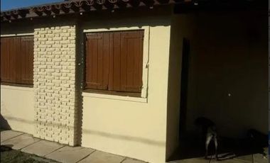 Casa en venta - 3 dormitorios 1 baño - 420 mts2 - Camet