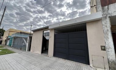 Venta de PH de 3 ambientes con cochera en Bernal Oeste