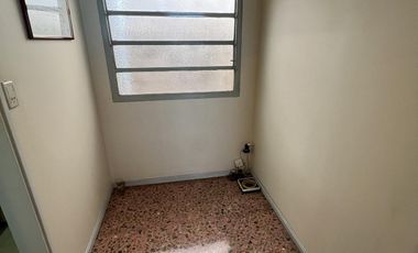Venta de PH de 3 ambientes con cochera en Bernal Oeste