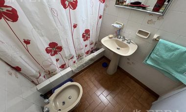 Venta de PH de 3 ambientes con cochera en Bernal Oeste