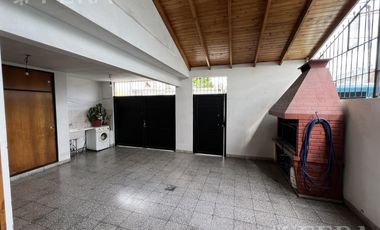 Venta de PH de 3 ambientes con cochera en Bernal Oeste