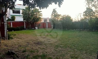 Terreno comercial en renta en San Miguel Xochimanga