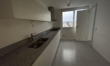 Venta Departamento de 4 ambientes cochera doble. Güemes, Mar del Plata