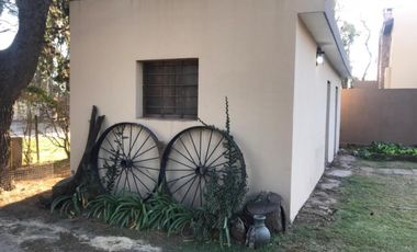 Casa  venta - 3 Dormitorios   2.230Mts2 - Venado Tuerto, General López, Santa Fe