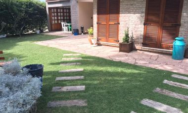 Casa  venta - 3 Dormitorios   2.230Mts2 - Venado Tuerto, General López, Santa Fe