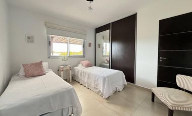 Casa en Alquiler - Residencial I Lote 648 de Costa Esmeralda - Cul de sac