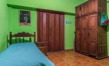 Casa en venta - 4 Dormitorios 2 Baños - Cocheras - 300Mts2 - La Matanza