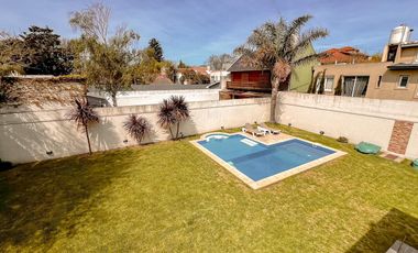 Importante Chalet divino rostro