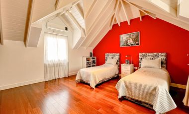 Importante Chalet divino rostro