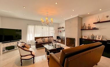 Importante Chalet divino rostro