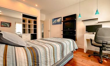 Importante Chalet divino rostro