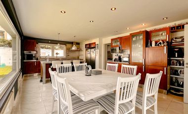 Importante Chalet divino rostro