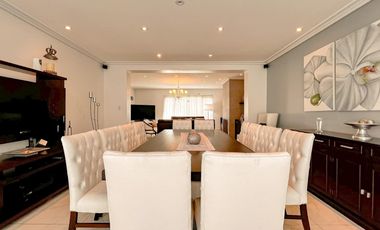 Importante Chalet divino rostro