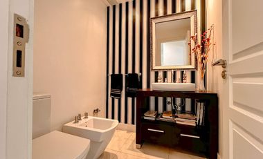 Importante Chalet divino rostro