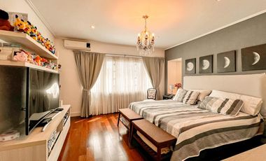 Importante Chalet divino rostro