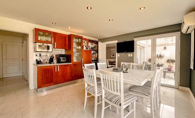 Importante Chalet divino rostro