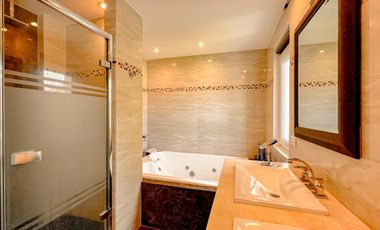 Importante Chalet divino rostro