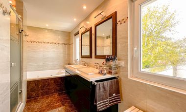 Importante Chalet divino rostro