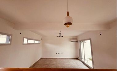 Dúplex en venta - 2 Dormitorios 2 Baños - Cochera - 145Mts2 - Ringuelet