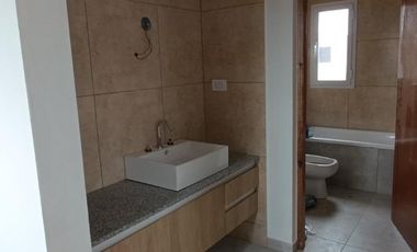 Dúplex en venta - 2 Dormitorios 2 Baños - Cochera - 145Mts2 - Ringuelet