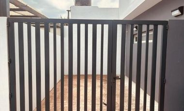 Dúplex en venta - 2 Dormitorios 2 Baños - Cochera - 145Mts2 - Ringuelet