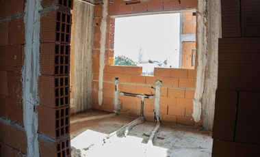 Departamento venta -2 dormitorios 2 baños  - 71 mts 2 totales - La Plata-pozo-emprendimiento.