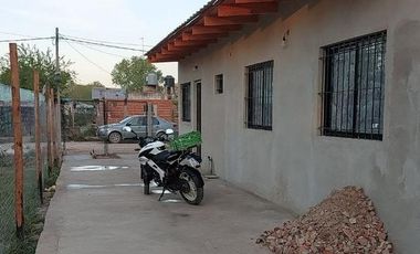 Casa en venta - 2 dormitorios 1 baño - patio - 317 mts2  - Alejandro Korn