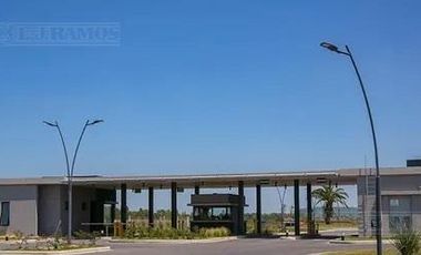 Casa  en venta a estrenar en  Carpinchos - Nordelta