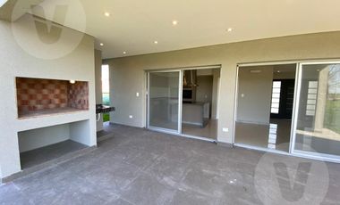 Casa en venta y alquiler  - Barrio El Rebenque, Canning