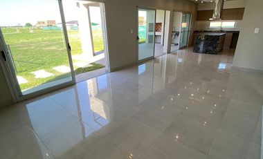 Casa en venta y alquiler  - Barrio El Rebenque, Canning