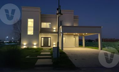 Casa en venta y alquiler  - Barrio El Rebenque, Canning