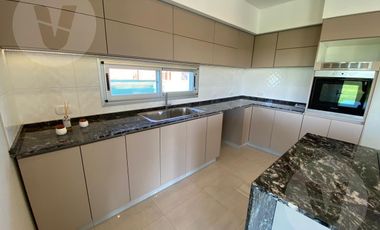 Casa en venta y alquiler  - Barrio El Rebenque, Canning