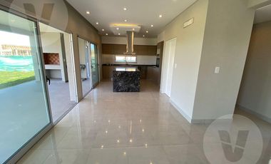 Casa en venta y alquiler  - Barrio El Rebenque, Canning