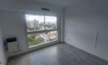 Amplio ambiente en Alquiler