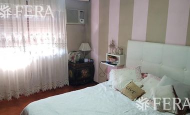 Casa de 5 ambientes con patio con parrilla en Dock Sud (28707)