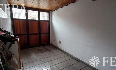 Casa de 5 ambientes con patio con parrilla en Dock Sud (28707)
