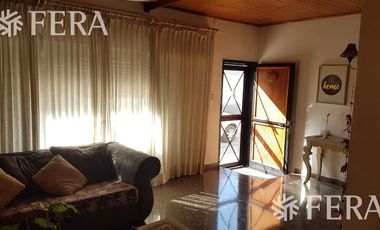 Casa de 5 ambientes con patio con parrilla en Dock Sud (28707)