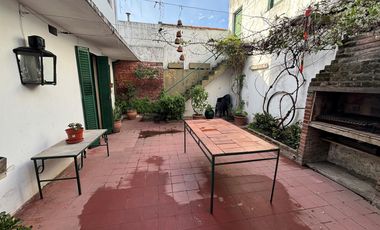 PH 4 ambientes con gran patio. San isidro.