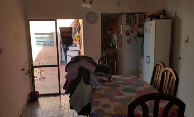 Casa en venta - 2 dormitorios 1 baño - patio - 370 mts2 - Burzaco