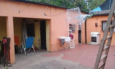 Casa en venta - 2 dormitorios 1 baño - patio - 370 mts2 - Burzaco
