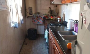Casa en venta - 2 dormitorios 1 baño - patio - 370 mts2 - Burzaco