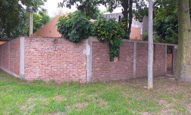 Casa en venta - 2 dormitorios 1 baño - patio - 370 mts2 - Burzaco