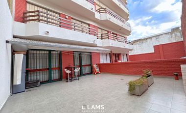 Departamento en 2 ambientes en venta Punta Mogotes - Patio y Cochera - Frente al mar