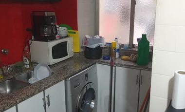Venta excelente!!! Departamento de tres ambientes al frente con balcón en Villa Urquiza