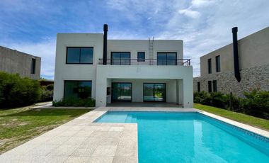 Casa en Venta en Canton al Golf - Canton Golf - vista al lago