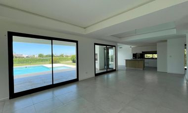 Casa en Venta en Canton al Golf - Canton Golf - vista al lago