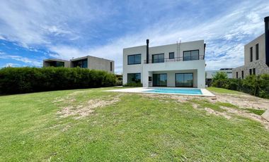 Casa en Venta en Canton al Golf - Canton Golf - vista al lago