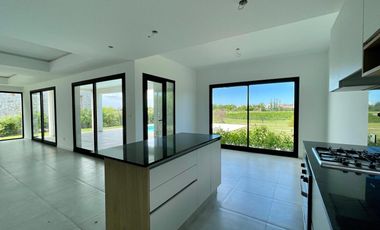 Casa en Venta en Canton al Golf - Canton Golf - vista al lago